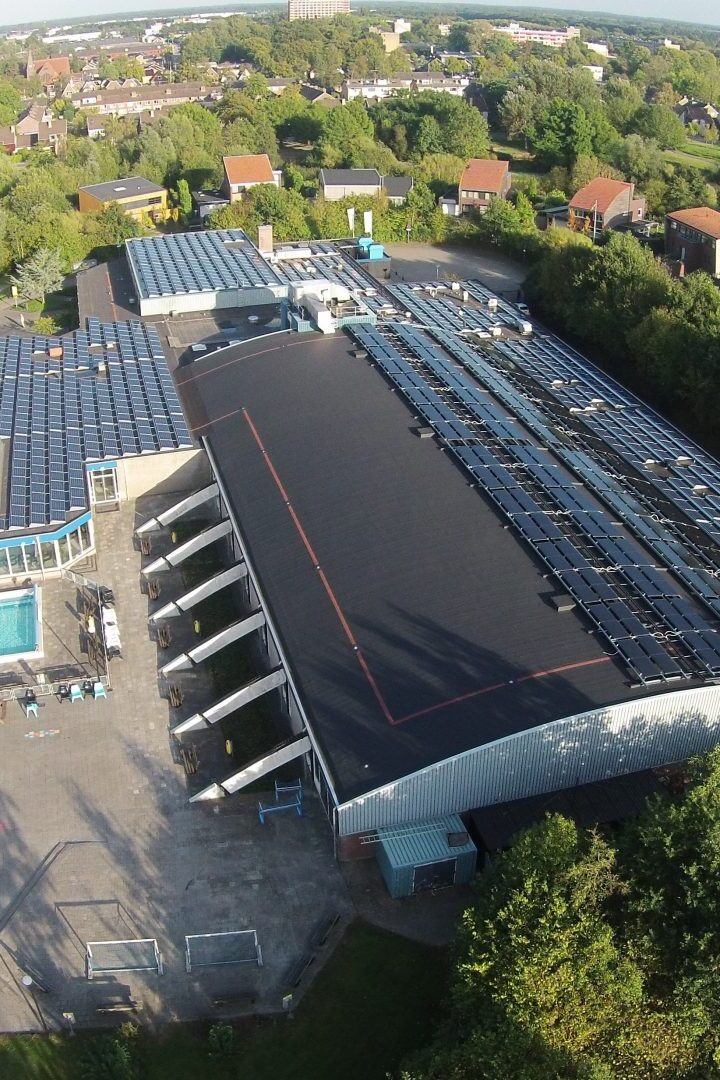 Triple Solar Duurzaam dak zwembad PVT panelen-zwembad-welle
