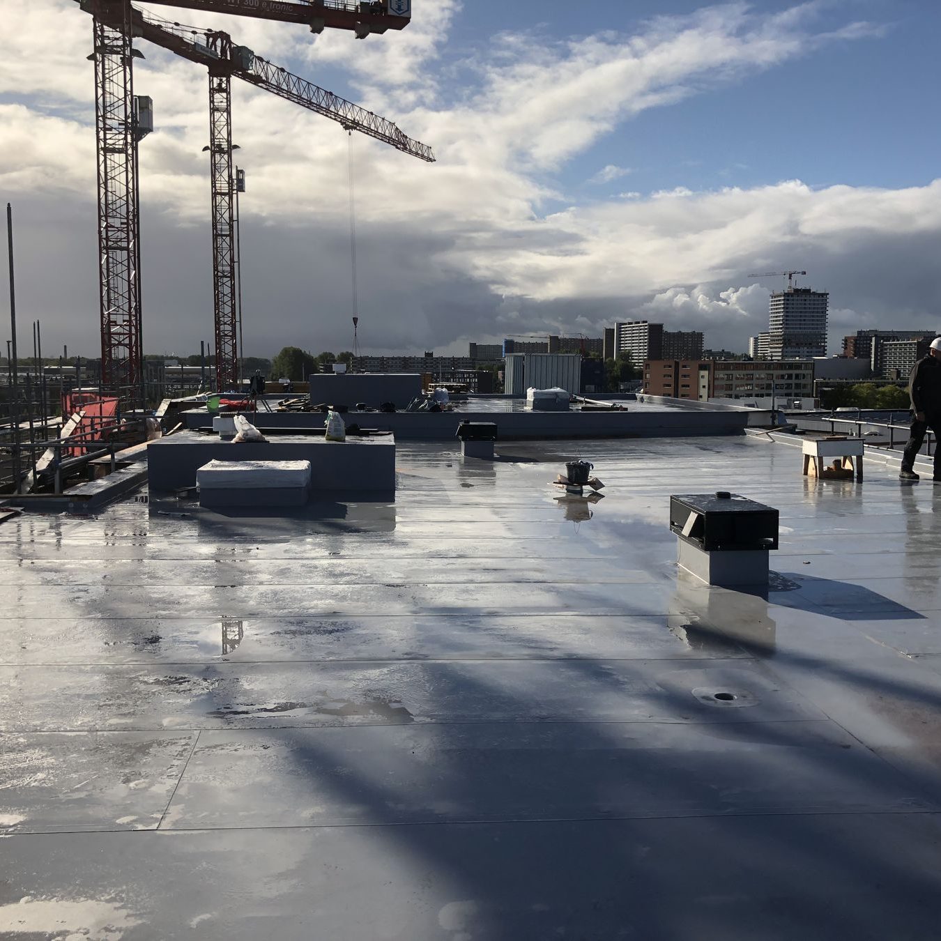 PVT warmtepomp zonnepanelen op het dak in Delft