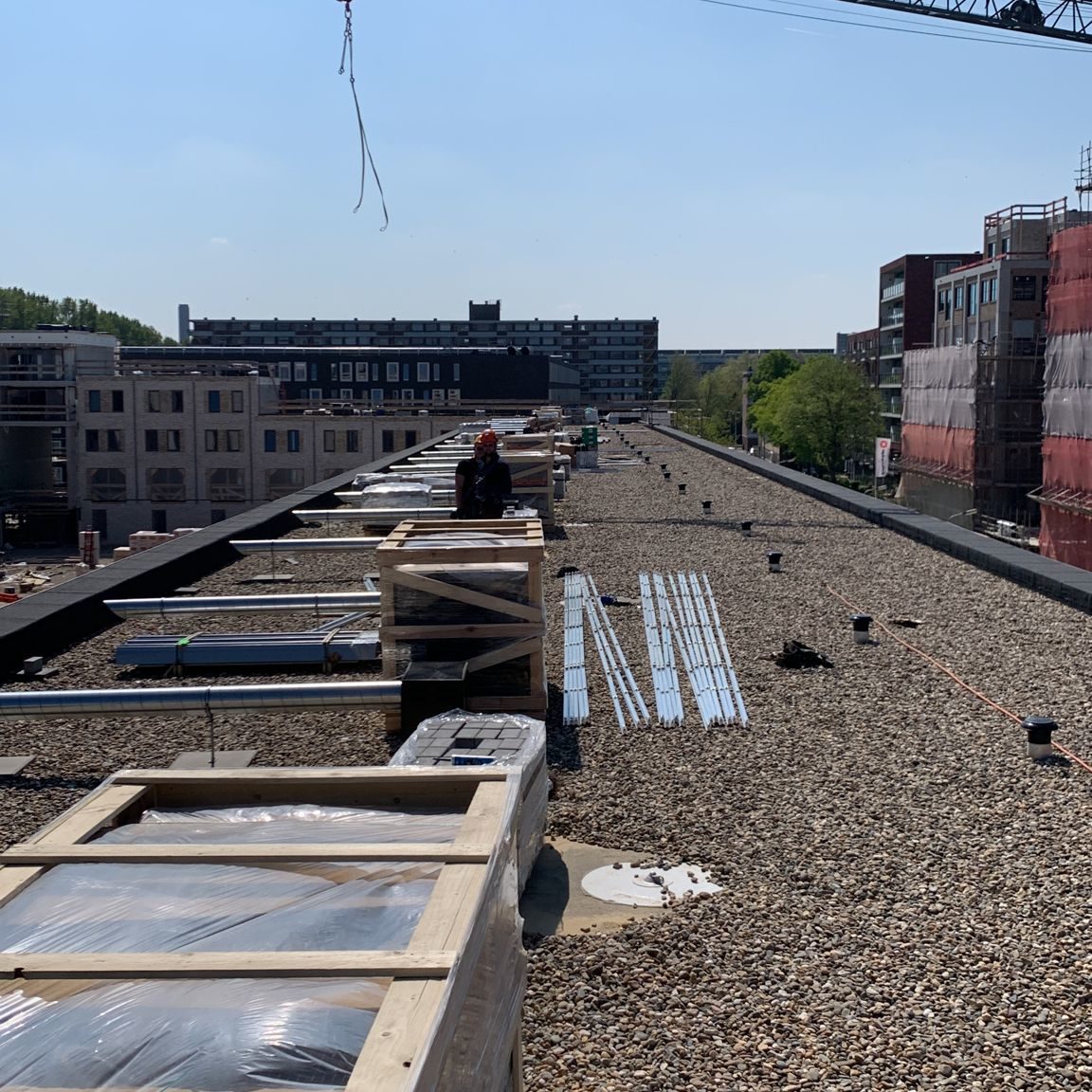 Poortmeester-Delft-PVT-panelen-hijsen-bron-warmtepomp-appartementen-woningen-Ballast-Nedam-Triple-Solar-02