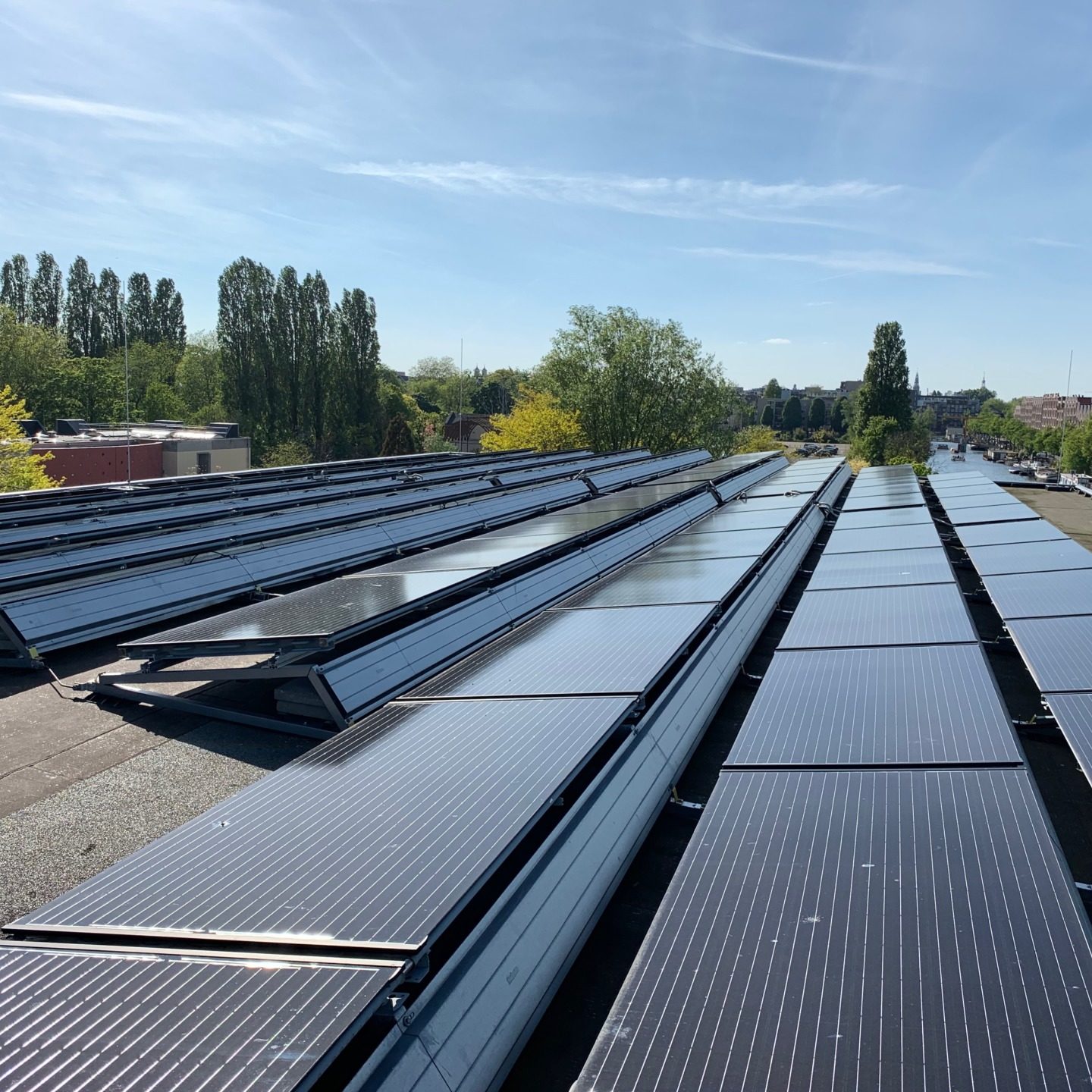 artis-restaurant-de-twee-cheetahs-pvt-panelen-triple-solar-3