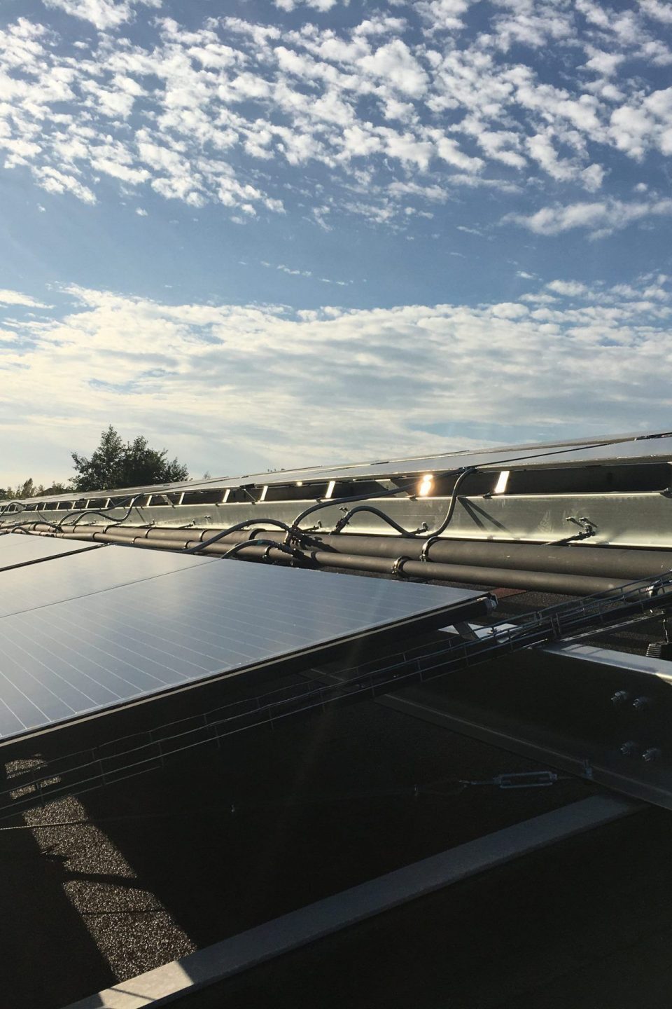 PVT-paneel-Triple-Solar-zonnepaneel-warmtepomppaneel-PVT-groot-project-zwembad-welle