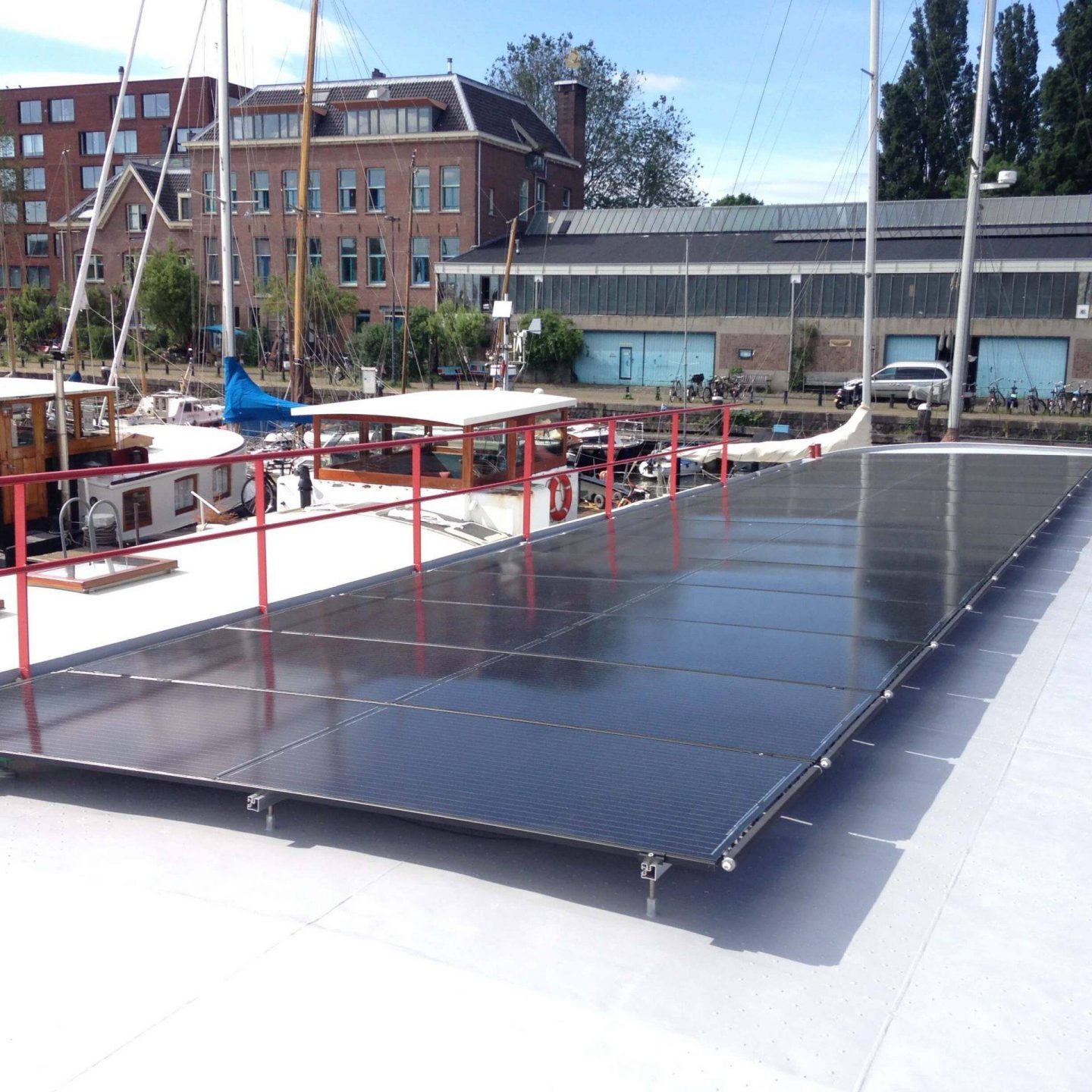 woonboot-pvt-paneel-warmtepomp-amsterdam-02