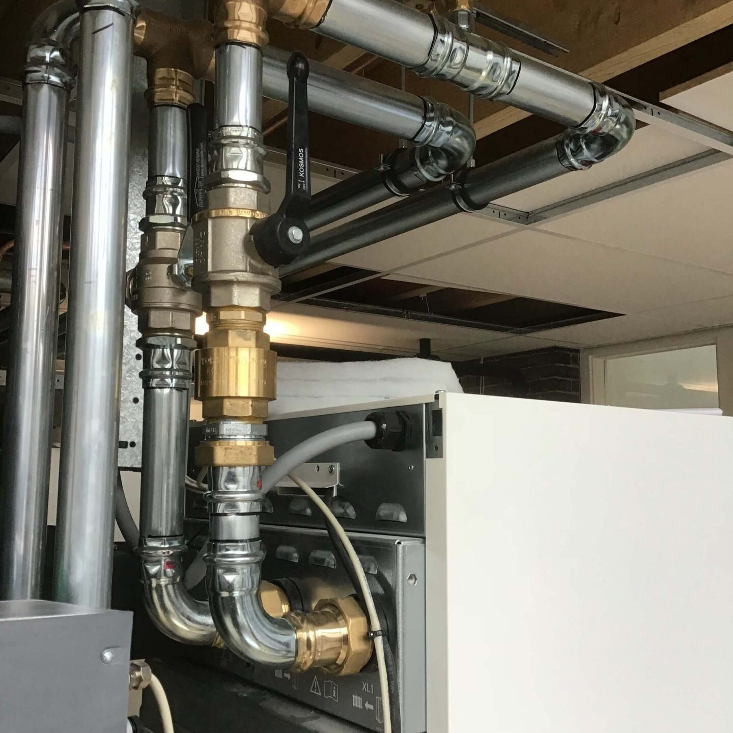 PVT-paneel-warmtepomppaneel-zonnepaneel-warmtepomp-Triple-Solar-verwarmen-koelen-school-cruquisschool-07