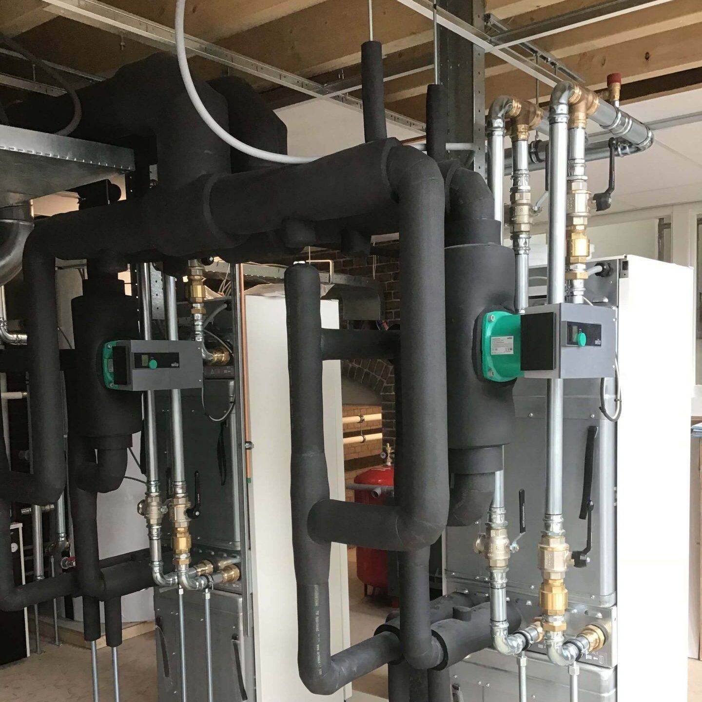 PVT-paneel-warmtepomppaneel-zonnepaneel-warmtepomp-Triple-Solar-verwarmen-koelen-school-cruquisschool-10