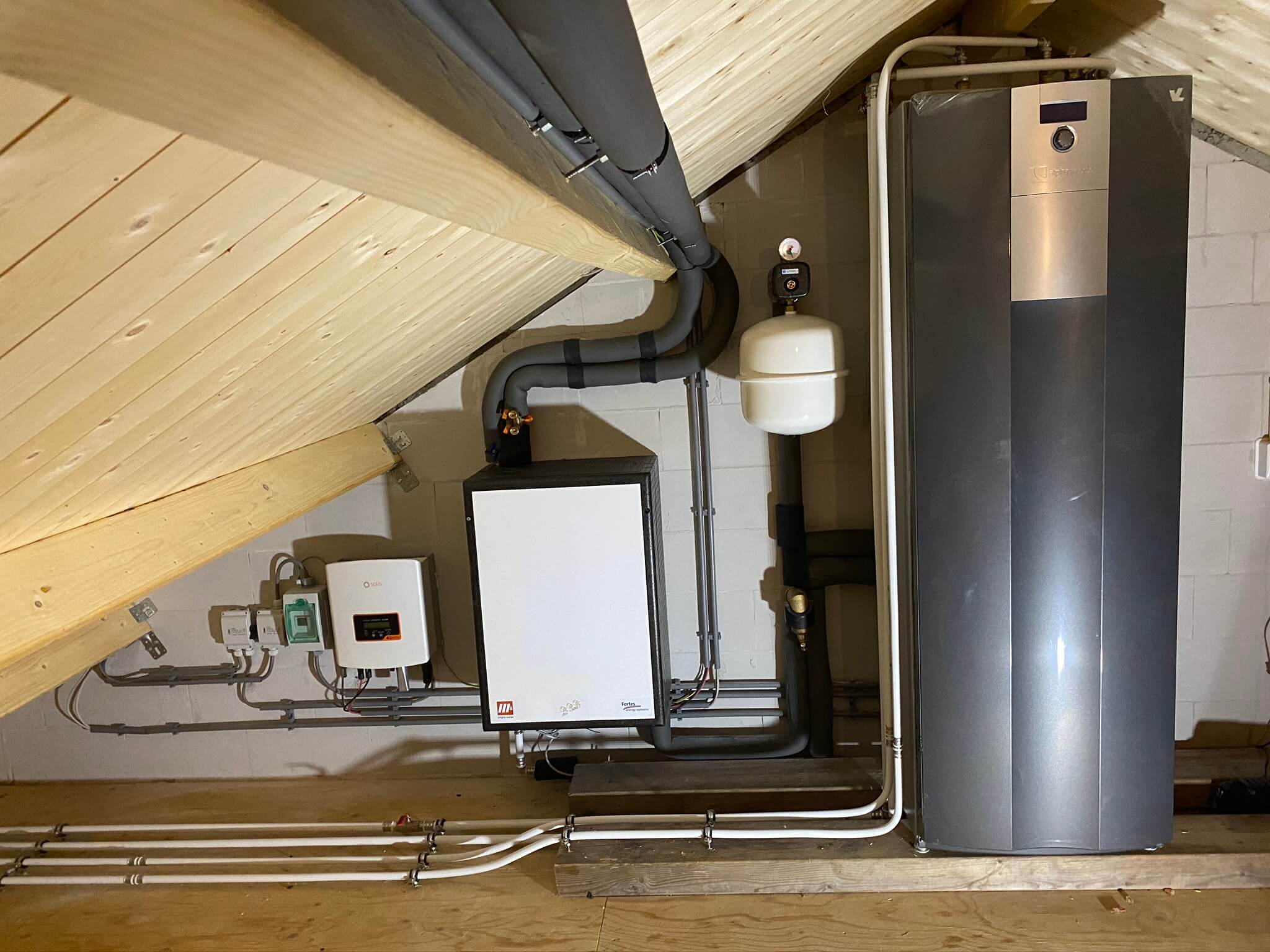 The-green-village-lage-temperatuur-warmtenet-Triple-Solar-pvt-paneel-01