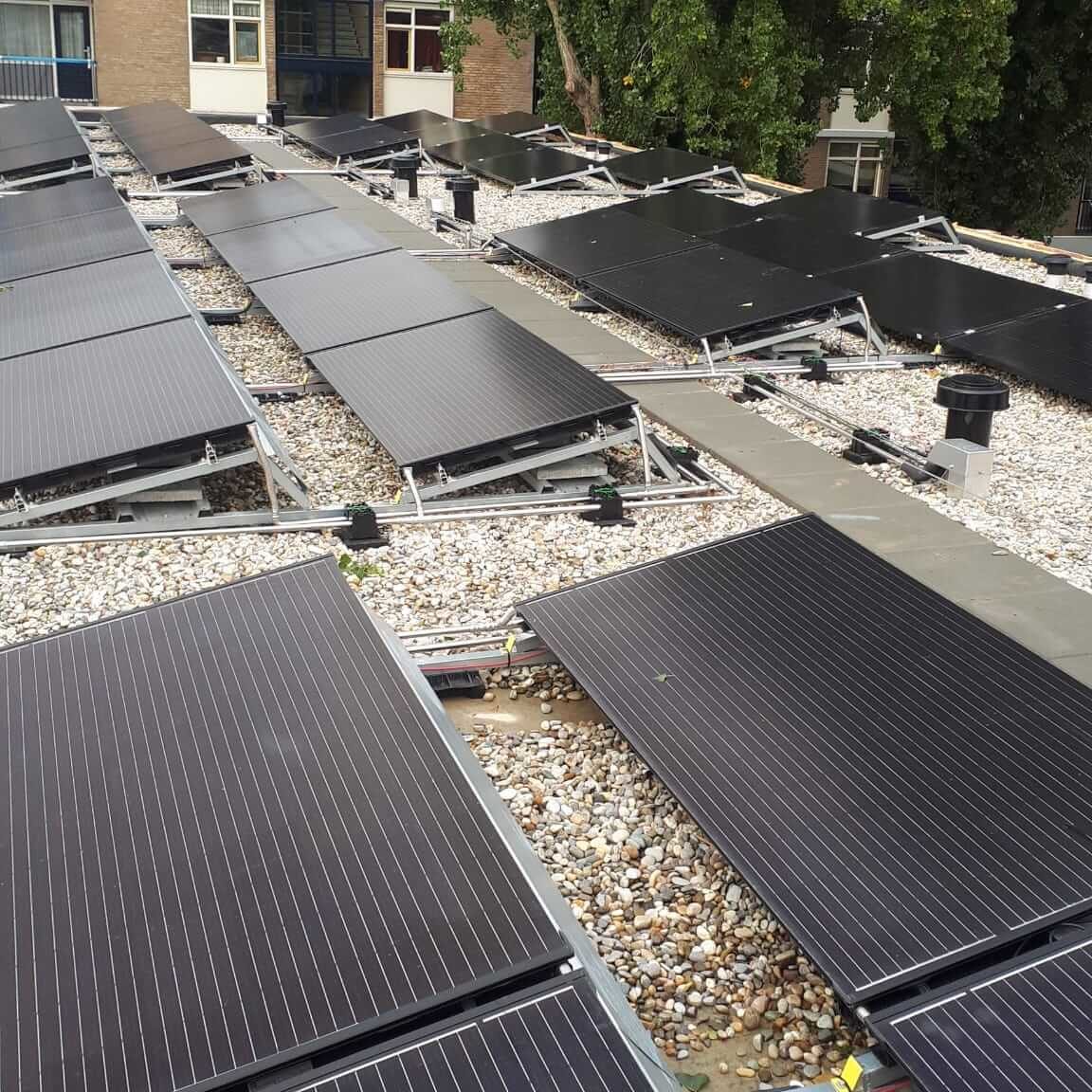 Dickensplaats-Utrecht-Koopmans-bouw-Mampaey-Triple-Solar-PVT-panelen-wijk-op-dak-06