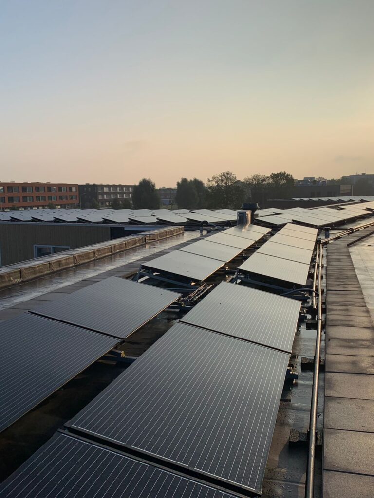 Zierikzee-pvt-panelen-warmtepomp-allevo-Niag-van-galen-constructif-02