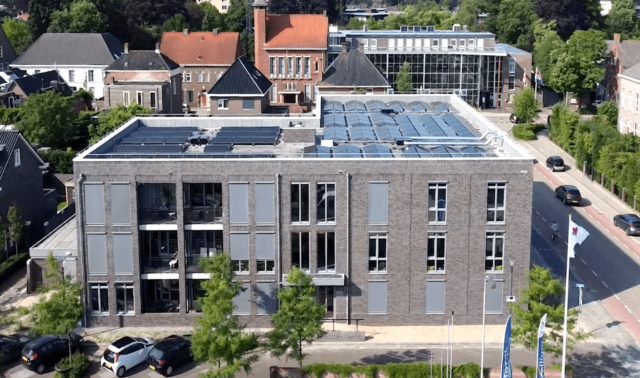 PVT-panelen-Triple-Solar-De Hoogt-Dongen -woningcorporatie-Cascade-Werkendamse-Verwarmings-industrie-drone-01