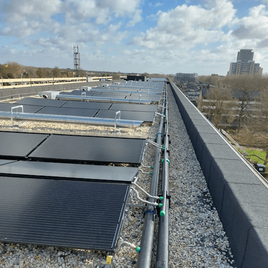 PVT-panelen-Zuiderschans-Den-Bosch-Dura-Vermeer-Triple-Solar-appartmenten-verduurzamen-warmtepomp-bron-Den-Bosch-glycol-leidiingen-MR-05