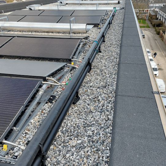 PVT-panelen-Zuiderschans-Den-Bosch-Dura-Vermeer-Triple-Solar-appartmenten-verduurzamen-warmtepomp-bron-Den-Bosch-glycol-leidingen-MR-03
