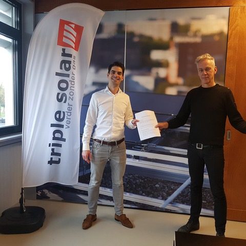 PERSBERICHT Triple Solar neemt nieuwe PVT-panelen fabriek in gebruik-LR01