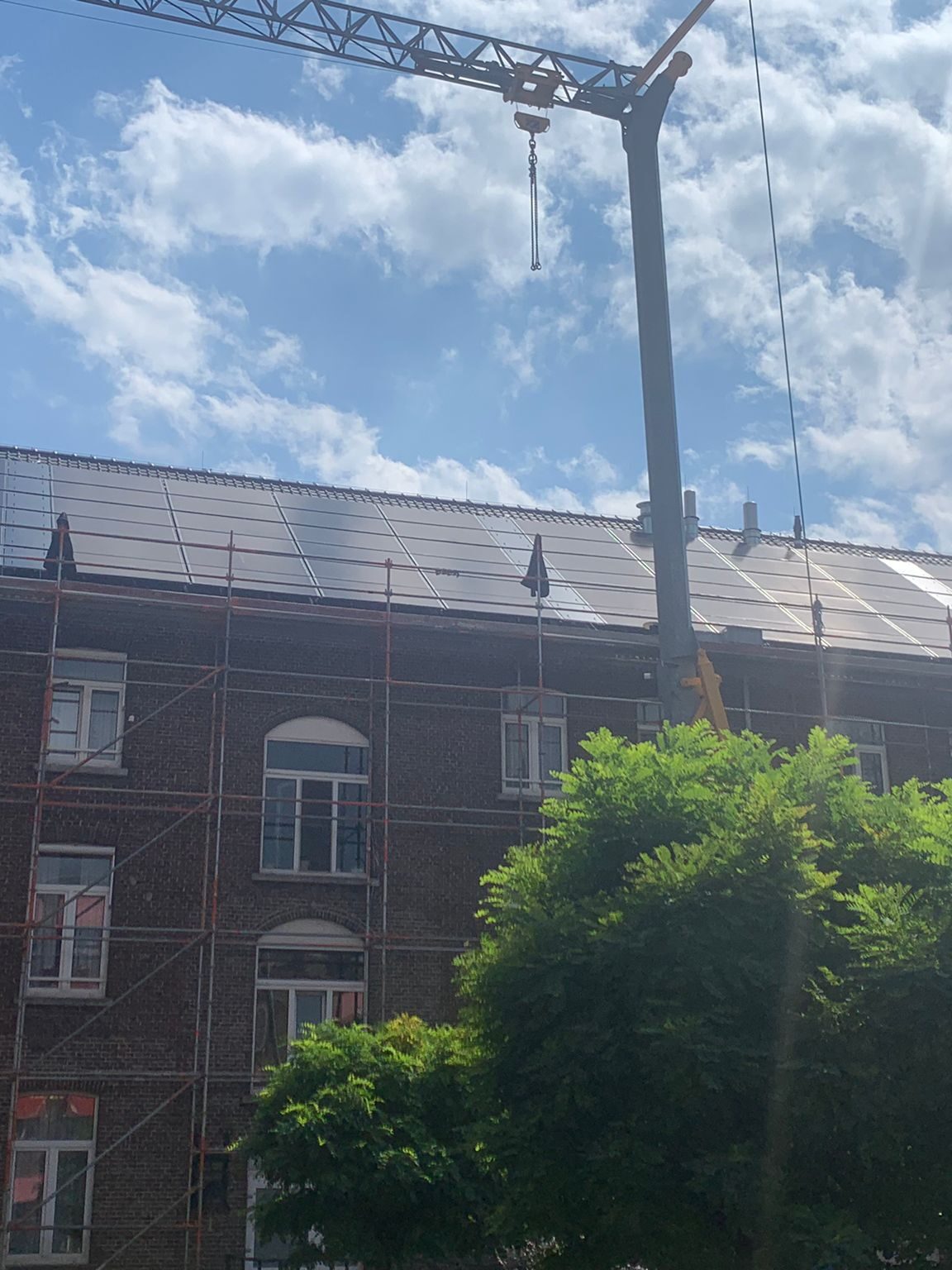 lazaristen-klooster-Panningen-missiehuis-Sint-Jozef-verduurzamen-hybride-PVT-panelen-warmtepomp-installatie-schuin-dak-01