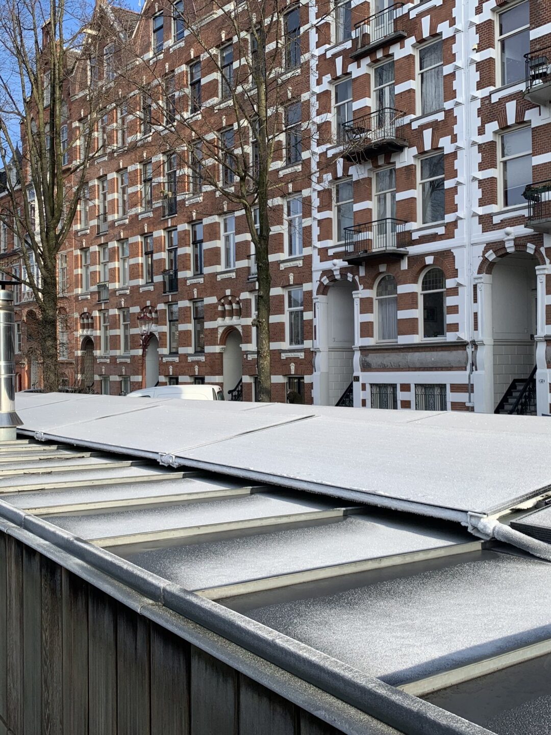 Amsterdam_woonark_2020_dak_vorst_4032x3024