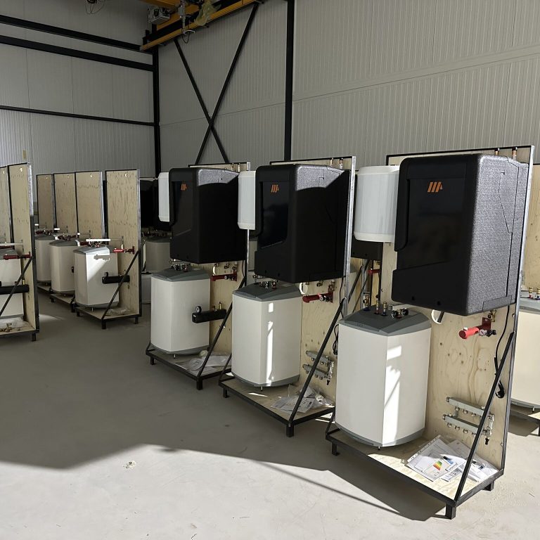 Woningcorporatie-renoveert-zorgvastgoed-woningen-met-44-PVT-warmtepompen-skids