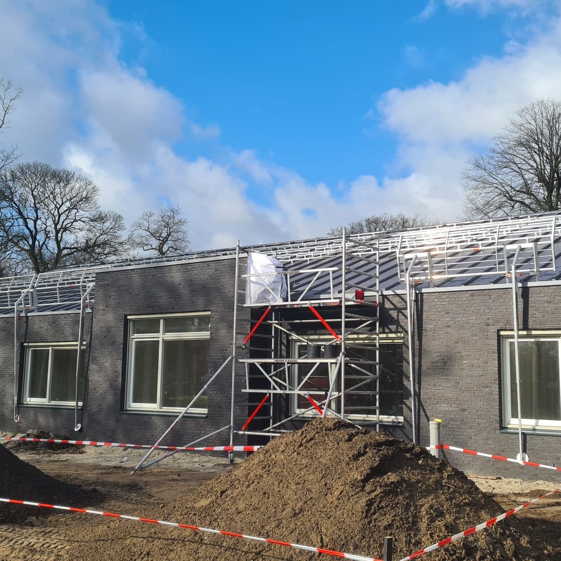 PVT-panelen-bron-warmtepomp-zorgvastgoed-appartementen-Arhnem-Triple-Solar-Loohuis-installatie-woon-bij-september-03
