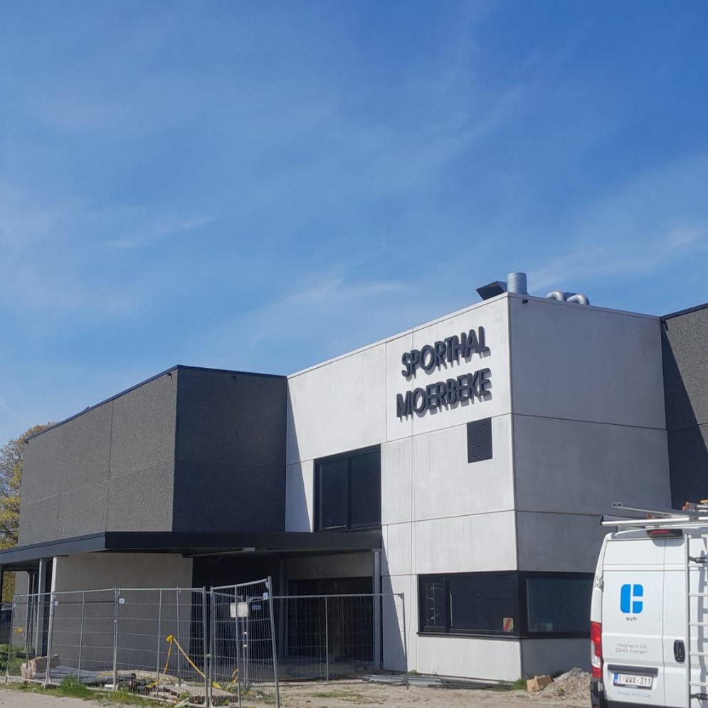 Sporthal-Moerbeke-Belgie-PVT-panelen-Triple-Solar-Spie-Belgium-Lokeren-06