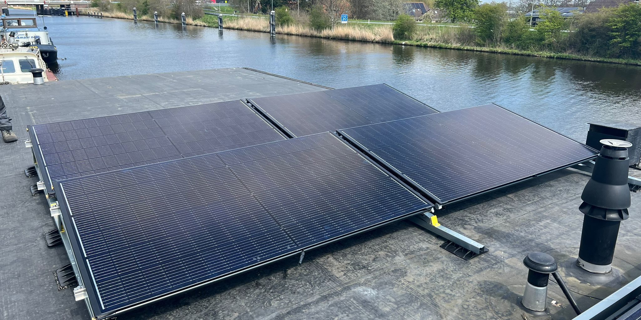 Triple-Solar-PVT-warmtepomp-vervangt-CV-Ketel-installatie-woonboot-Alkmaar-Karel-Verver-02