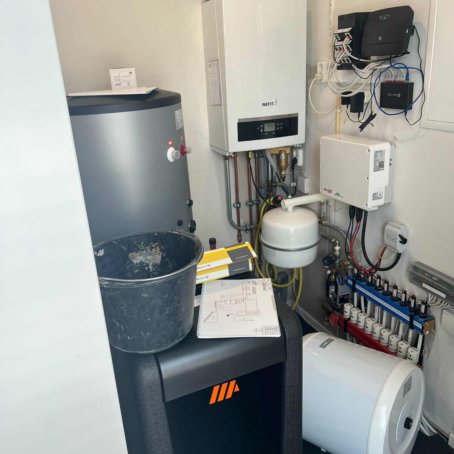 Triple-Solar-PVT-warmtepomp-vervangt-CV-Ketel-installatie-woonboot-Alkmaar-Karel-Verver-03