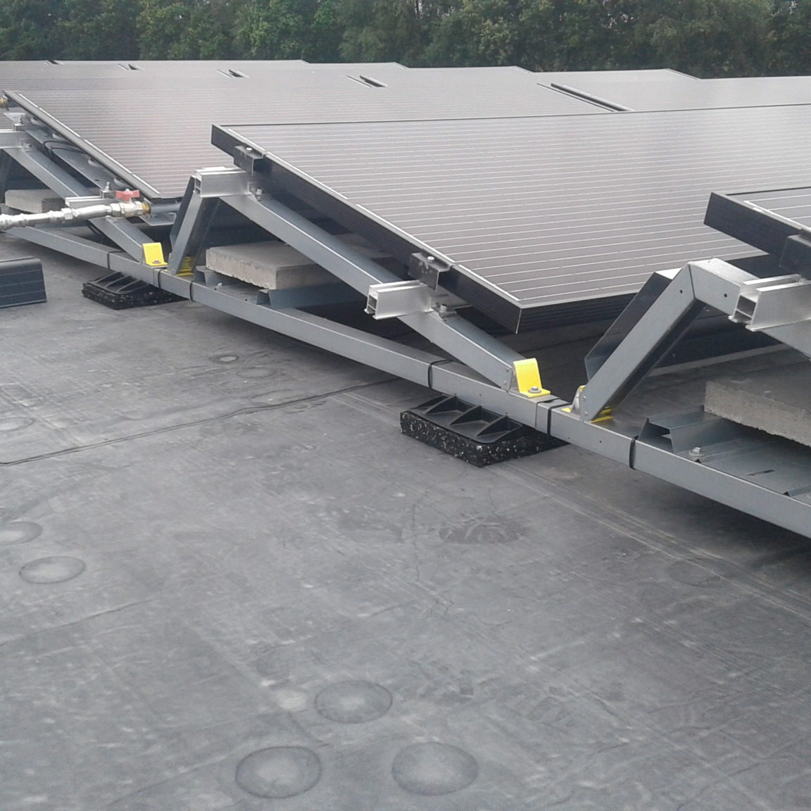 vOudega - Spruyt Woonboot - Hoekstra Heereveen-Triple-Solar-Gasloos-PVT-panelen-warmtepomp-06