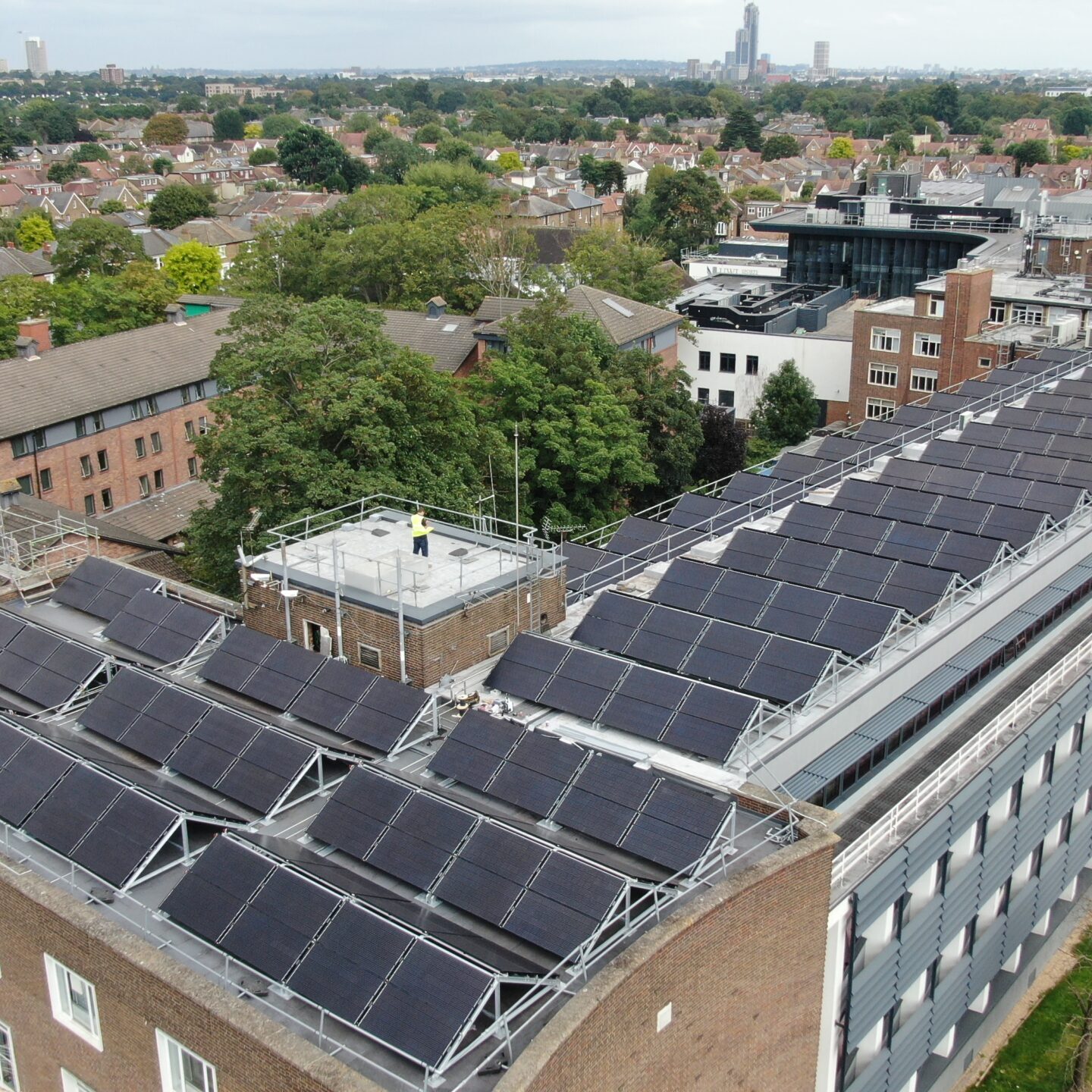 University-of-west-London-PVT-heatpump-panels-Triple-Solar-NIBE-heatpumps-roof-skids-01